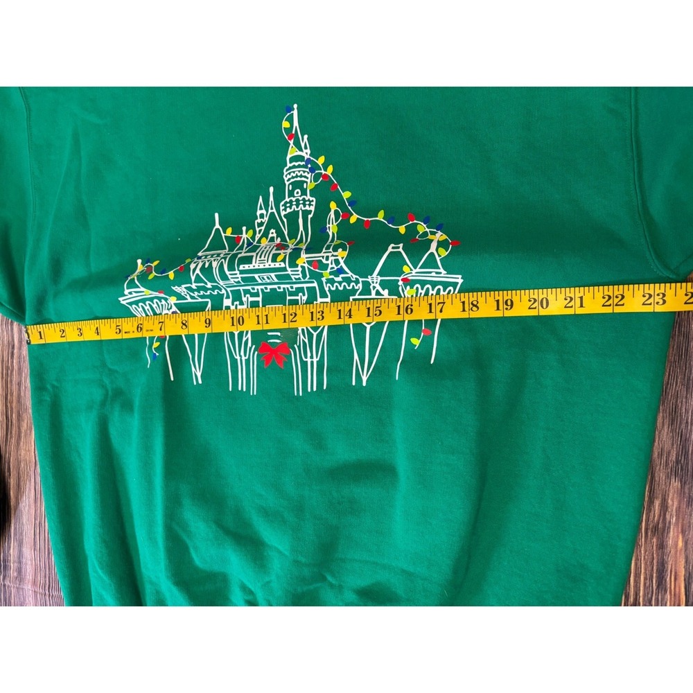 Sweatshirt Mens L/G Green Castle Christmas Graphic Print Preshrunk Pullover - Picture 6 of 12